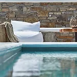 Mykonos Waves Beach House & Suites