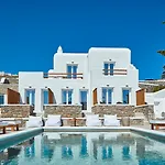Mykonos Waves Beach House & Suites